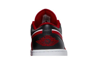 Jordan 1 Low Bulls