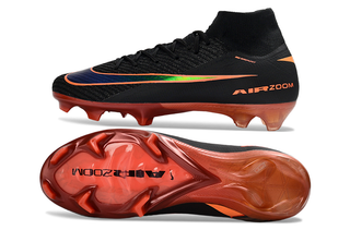 Elite soccer cleats with Zoom Air and Heat Pack for optimal comfort and performance